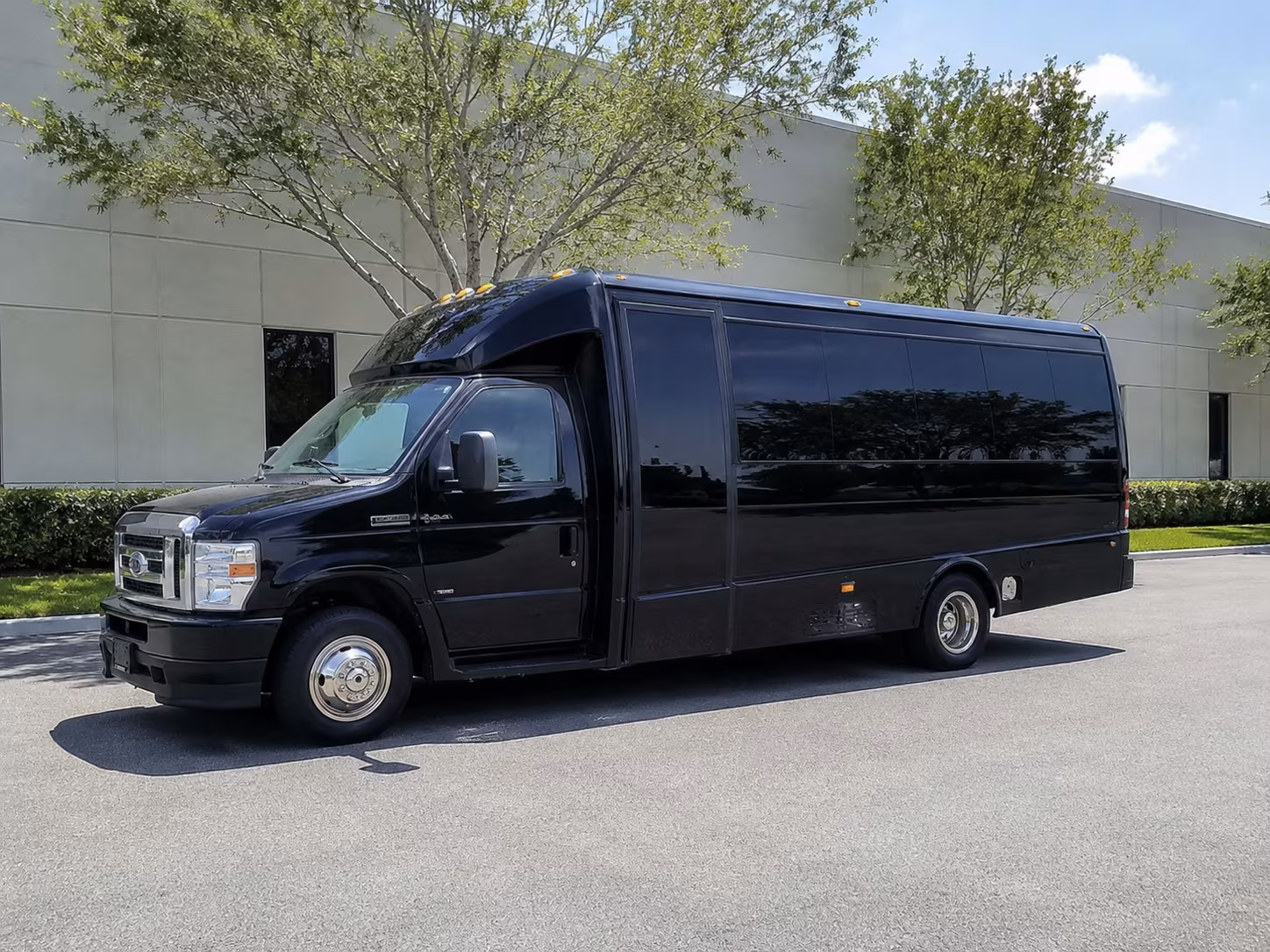 compare party buses limos and minibuses for prom in dearborn heights
