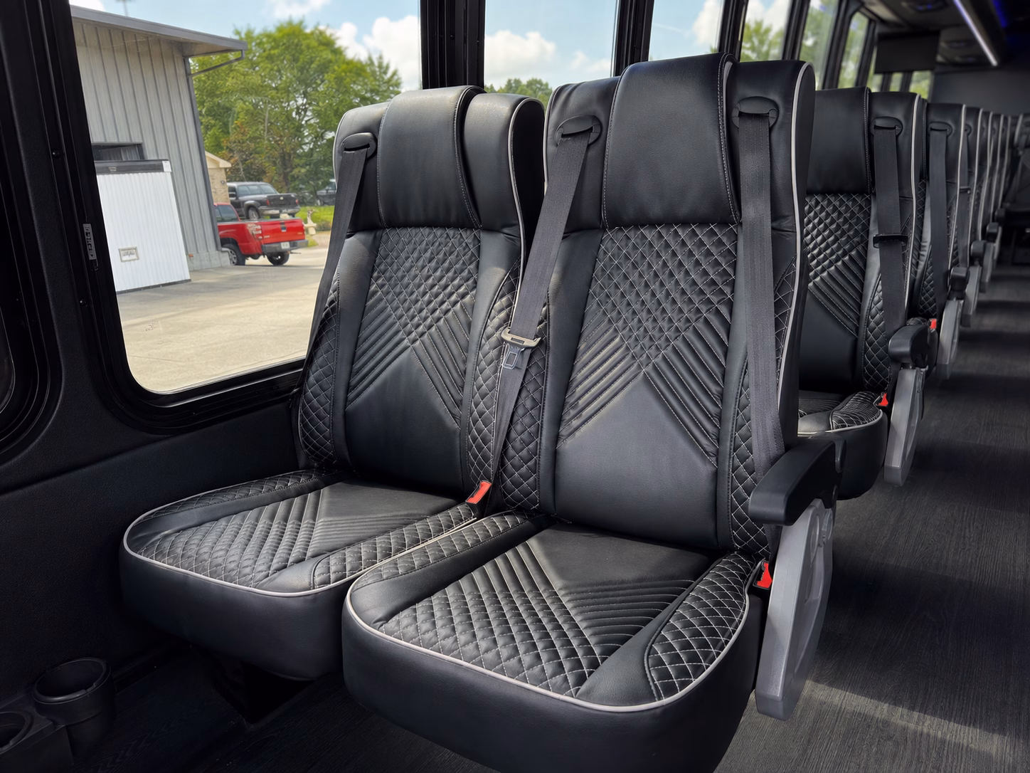 corporate airport transfers for automotive and healthcare groups in dearborn heights