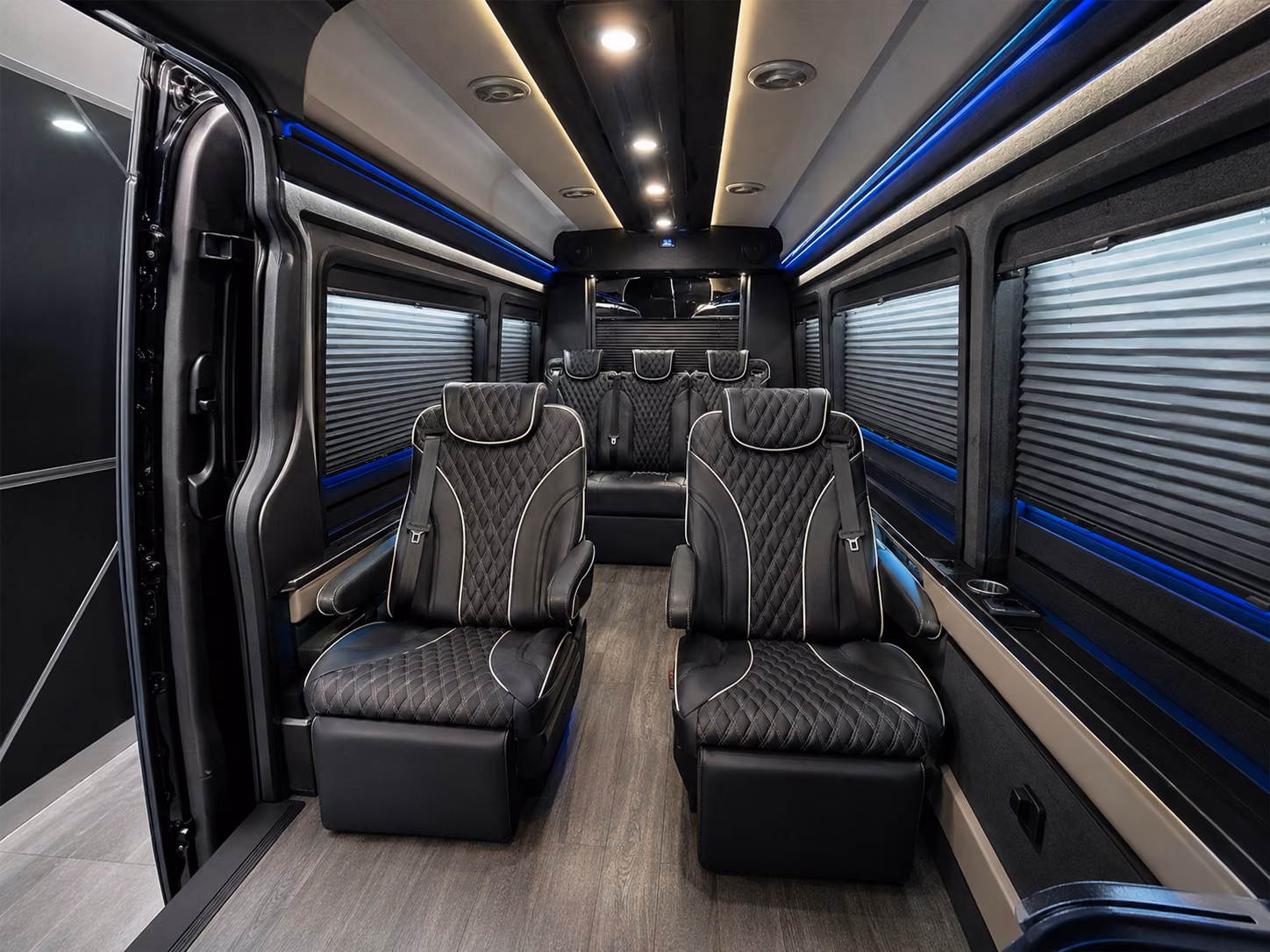 dearbornheightscharterbuscompany com will help you get your group to dtw even during peak travel periods