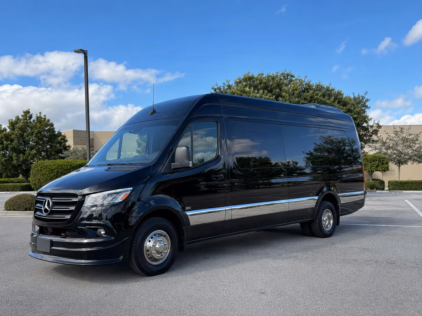 detroit discreet government and military shuttles in detroit