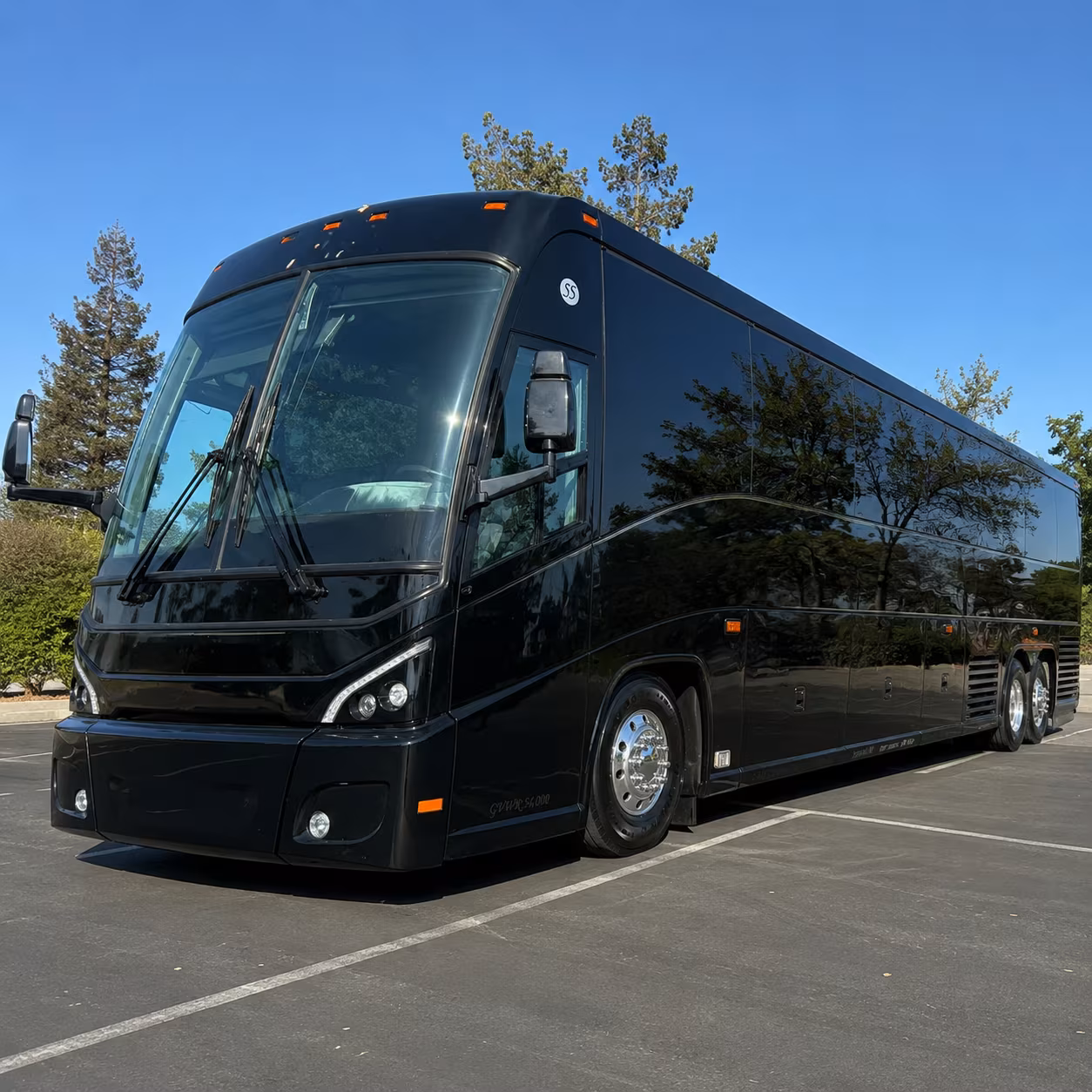 detroit get your group there with a detroit long distance charter bus rental