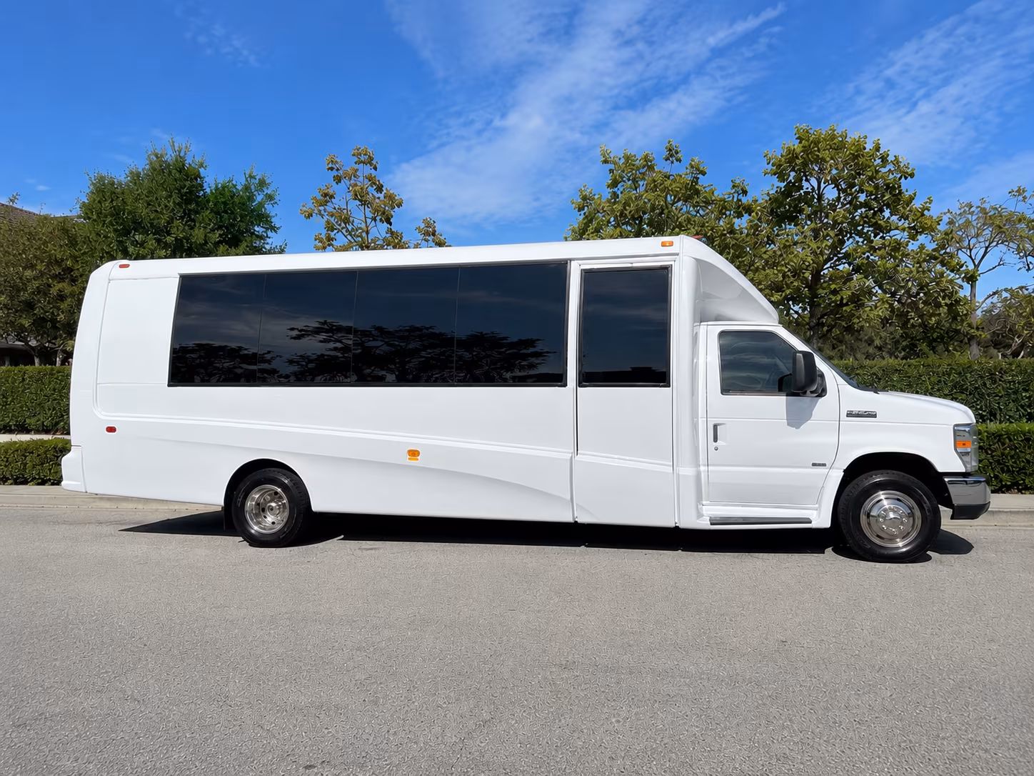 detroit tigers red wings and pistons event transportation from dearborn heights