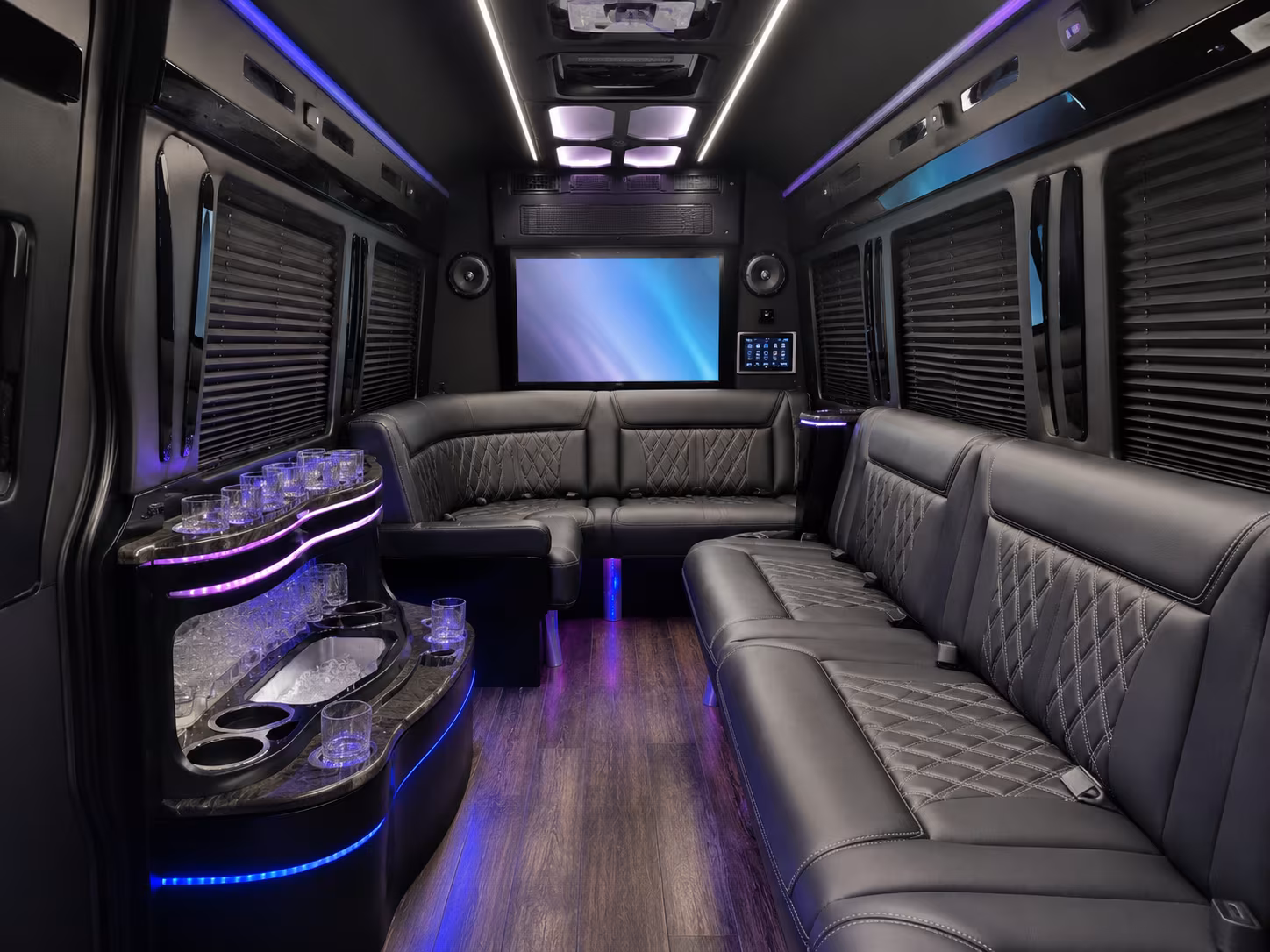 federal agency shuttles to the mcnamara federal building and downtown detroit