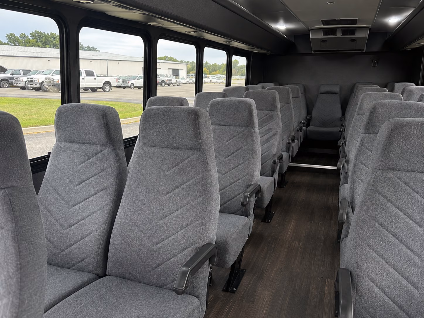 novi airport shuttle services in novi